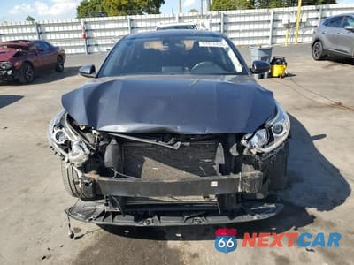 Piąte zdjęcie samochodu w środku: 2019 KIA FORTE VIN:3KPF24AD3KE081132 - miniatura