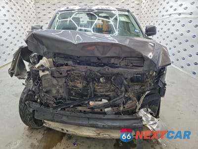 Piąte zdjęcie samochodu w środku: 2019 TOYOTA TUNDRA SR5 VIN:5TFEY5F18KX255467 - miniatura