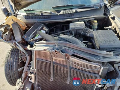 Zdjęcie 12 z 12 samochodu: 2004 JEEP GRAND CHEROKEE LAREDO VIN:1J4GX48S14C152746 - miniatura