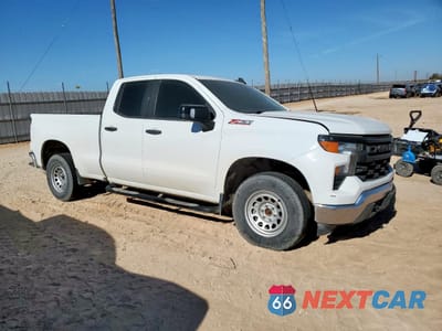 Czwarte zdjęcie samochodu z boku: 2023 CHEVROLET SILVERADO K1500 VIN:1GCRDAED8PZ218206 - miniatura