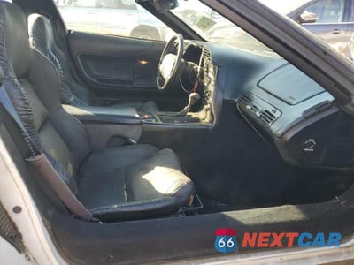 Zdjęcie 10 z 11 samochodu: 1994 CHEVROLET CORVETTE VIN:1G1YY22P3R5110101 - miniatura