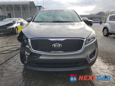 Piąte zdjęcie samochodu w środku: 2016 KIA SORENTO L VIN:5XYPG4A34GG015034 - miniatura