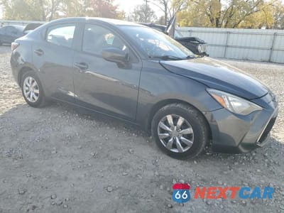 Czwarte zdjęcie samochodu z boku: 2019 TOYOTA YARIS L VIN:3MYDLBYV5KY505742 - miniatura