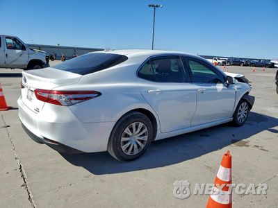 Trzecie zdjęcie samochodu z tyłu: 2020 TOYOTA CAMRY LE VIN:4T1C31AKXLU011221 - miniatura