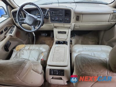 Zdjęcie 8 z 15 samochodu: 2001 CHEVROLET SUBURBAN C1500 VIN:3GNEC16T71G178951 - miniatura