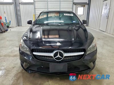 Piąte zdjęcie samochodu w środku: 2015 MERCEDES-BENZ CLA 250 VIN:WDDSJ4EB4FN170581 - miniatura