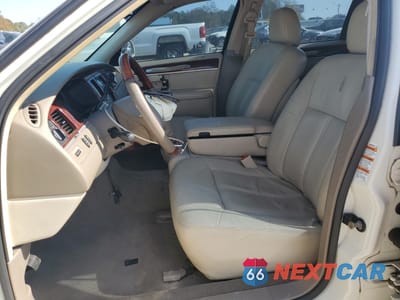 Zdjęcie 7 z 14 samochodu: 2004 LINCOLN TOWN CAR ULTIMATE VIN:1LNHM83W84Y640336 - miniatura