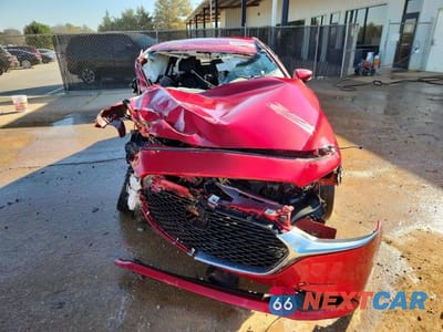 Piąte zdjęcie samochodu w środku: 2019 MAZDA 3 PREFERRED PLUS VIN:JM1BPACL4K1106996 - miniatura