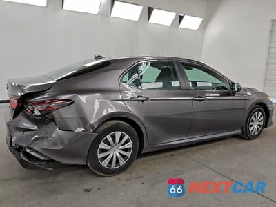 Trzecie zdjęcie samochodu z tyłu: 2023 TOYOTA CAMRY LE VIN:4T1C31AK5PU047873 - miniatura