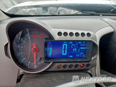 Zdjęcie 9 z 12 samochodu: 2015 CHEVROLET SONIC LT VIN:1G1JC5SH6F4220491 - miniatura