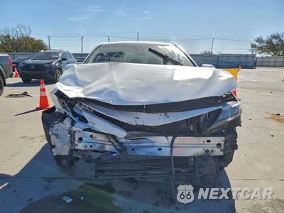 Piąte zdjęcie samochodu w środku: 2020 TOYOTA CAMRY LE VIN:4T1C31AKXLU011221 - miniatura