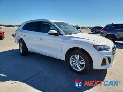 Czwarte zdjęcie samochodu z boku: 2024 AUDI Q5 PREMIUM 45 VIN:WA1GAAFYXR2149977 - miniatura