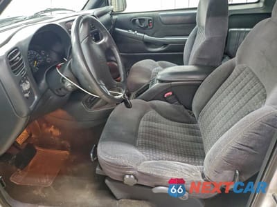 Zdjęcie 7 z 14 samochodu: 1998 CHEVROLET S TRUCK S10 VIN:1GCCT19W5W8116757 - miniatura