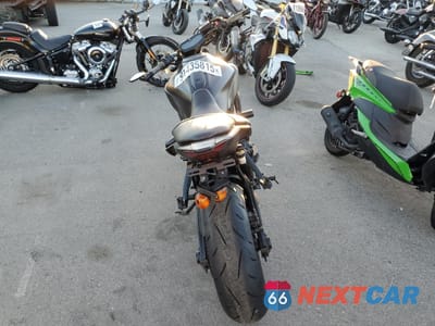 Czwarte zdjęcie samochodu z boku: 2017 YAMAHA FZ07 C VIN:JYARM06Y4HA003560 - miniatura
