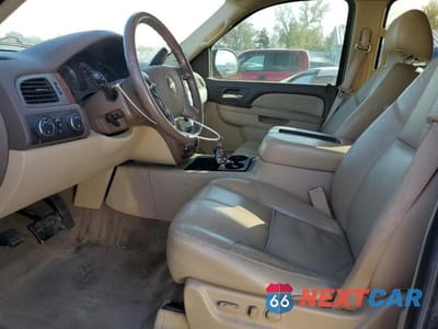 Zdjęcie 7 z 13 samochodu: 2010 CHEVROLET SUBURBAN K1500 LT VIN:1GNUKJE32AR172023 - miniatura