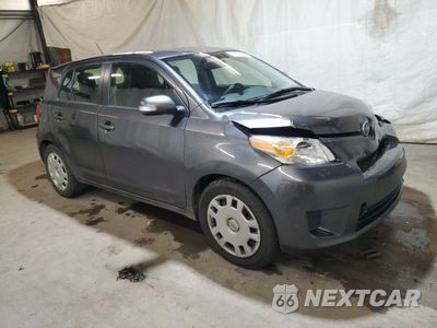 Czwarte zdjęcie samochodu z boku: 2012 TOYOTA SCION XD VIN:JTKKU4B47C1025800 - miniatura