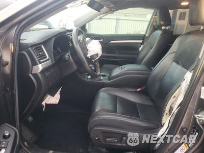 Zdjęcie 7 z 16 samochodu: 2019 TOYOTA HIGHLANDER SE VIN:5TDKZRFH9KS349593 - miniatura