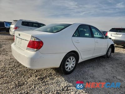 Trzecie zdjęcie samochodu z tyłu: 2005 TOYOTA CAMRY LE VIN:4T1BE32K95U620156 - miniatura