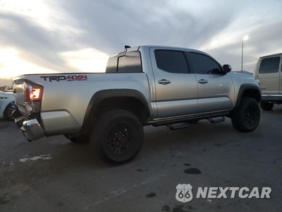 Trzecie zdjęcie samochodu z tyłu: 2022 TOYOTA TACOMA DOUBLE CAB VIN:3TYCZ5AN5NT080544 - miniatura