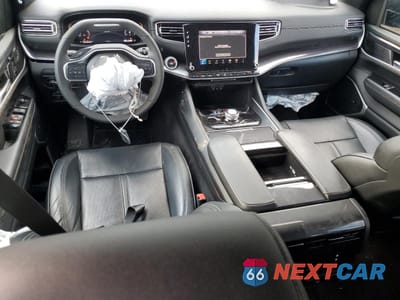 Zdjęcie 8 z 13 samochodu: 2024 JEEP WAGONEER SERIES I VIN:1C4SJVAPXRS121358 - miniatura