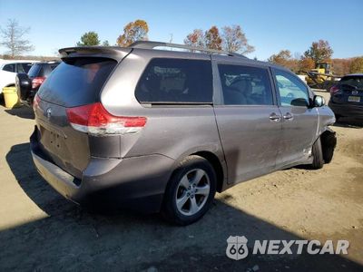 Trzecie zdjęcie samochodu z tyłu: 2011 TOYOTA SIENNA LE VIN:5TDKK3DC1BS032402 - miniatura