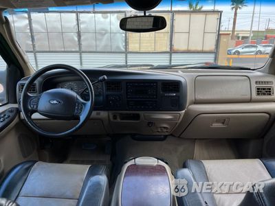 Zdjęcie 9 z 10 samochodu: 2005 FORD EXCURSION EDDIE BAUER VIN:1FMSU45PB5EA05897 - miniatura