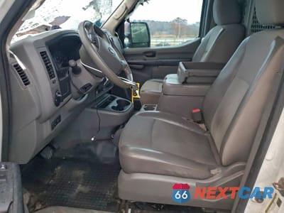 Zdjęcie 7 z 15 samochodu: 2018 NISSAN NV 2500 S VIN:1N6AF0LY0JN801789 - miniatura