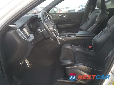 Zdjęcie 7 z 12 samochodu: 2019 VOLVO XC60 T6 R-DESIGN VIN:LYVA22RM7KB230771 - miniatura