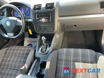 Zdjęcie 9 z 10 samochodu: 2009 VOLKSWAGEN GTI VIN:WVWFD71K89W137222 - miniatura