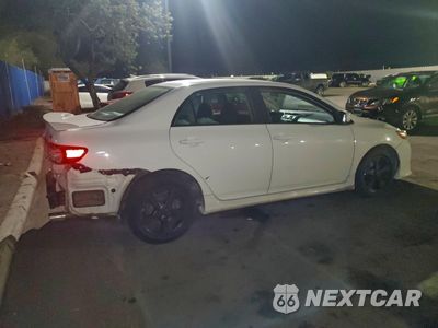 Trzecie zdjęcie samochodu z tyłu: 2013 TOYOTA COROLLA BASE VIN:5YFBU4EE8DP214223 - miniatura
