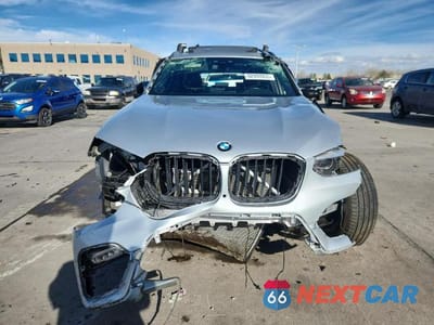 Piąte zdjęcie samochodu w środku: 2018 BMW X3 XDRIVE30I VIN:5UXTR9C51JLD57543 - miniatura