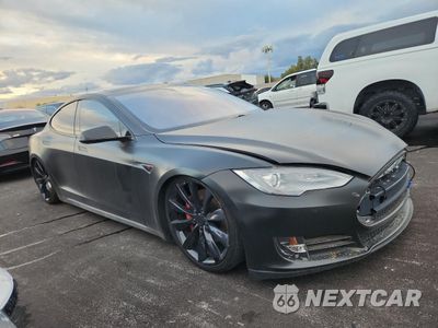 Czwarte zdjęcie samochodu z boku: 2015 TESLA MODEL S VIN:5YJSA1E16FF120263 - miniatura