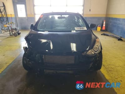 Piąte zdjęcie samochodu w środku: 2015 HYUNDAI ELANTRA GT VIN:KMHD35LH9FU237316 - miniatura