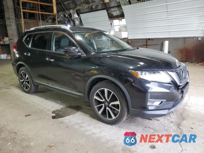 Czwarte zdjęcie samochodu z boku: 2019 NISSAN ROGUE S VIN:5N1AT2MV1KC802440 - miniatura