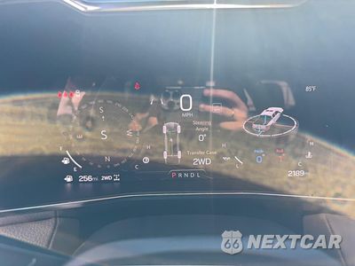 Zdjęcie 8 z 15 samochodu: 2024 GMC CANYON DENALI VIN:1GTP6FEK6R1295722 - miniatura