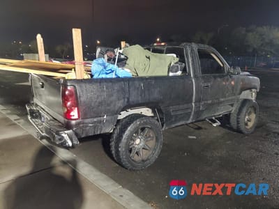 Trzecie zdjęcie samochodu z tyłu: 2001 CHEVROLET SILVERADO K1500 VIN:1GCEK14T51Z313567 - miniatura