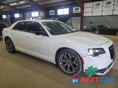 Czwarte zdjęcie samochodu z boku: 2018 CHRYSLER 300 TOURING VIN:2C3CCAAG0JH308146 - miniatura