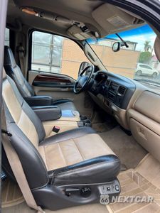 Piąte zdjęcie samochodu w środku: 2005 FORD EXCURSION EDDIE BAUER VIN:1FMSU45PB5EA05897 - miniatura