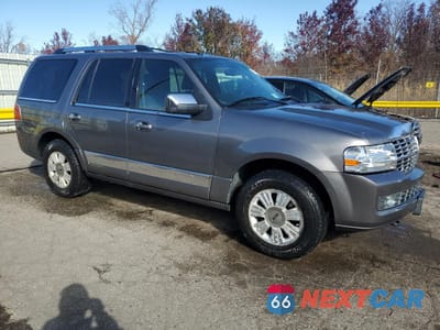 Czwarte zdjęcie samochodu z boku: 2010 LINCOLN NAVIGATOR VIN:5LMJJ2J56AEJ07543 - miniatura