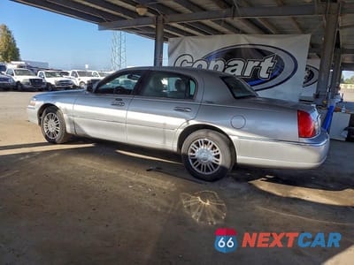 Drugie zdjęcie samochodu z przodu: 2007 LINCOLN TOWN CAR SIGNATURE LIMITED VIN:1LNHM82V57Y639691 - miniatura