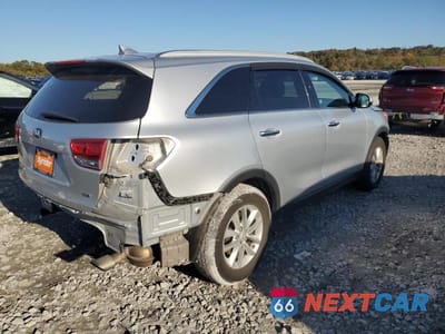 Trzecie zdjęcie samochodu z tyłu: 2018 KIA SORENTO LX VIN:5XYPGDA30JG409234 - miniatura