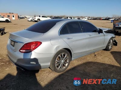 Trzecie zdjęcie samochodu z tyłu: 2016 MERCEDES-BENZ C 300 VIN:55SWF4JB1GU145901 - miniatura