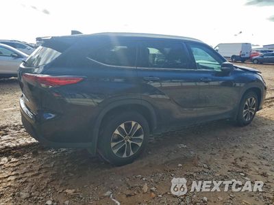 Trzecie zdjęcie samochodu z tyłu: 2021 TOYOTA HIGHLANDER XLE VIN:5TDGZRBH5MS099039 - miniatura