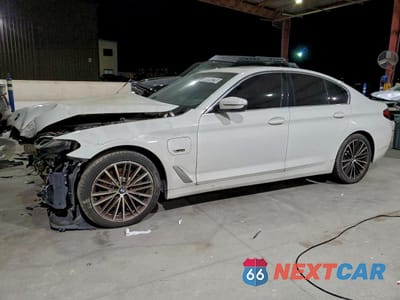 2023 BMW 530E WBA13AG05PCL84810 - główne zdjęcie licytacji z USA - miniatura