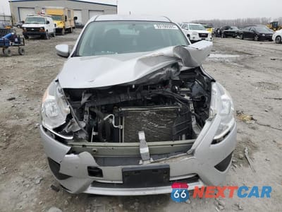 Piąte zdjęcie samochodu w środku: 2019 NISS VERSA S VIN:3N1CN7APXKL839374 - miniatura