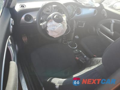 Zdjęcie 8 z 13 samochodu: 2006 MINI COOPER VIN:WMWRC33516TK64095 - miniatura