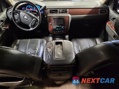 Zdjęcie 8 z 13 samochodu: 2010 CHEVROLET TAHOE K1500 LT VIN:1GNUKBE06AR232204 - miniatura