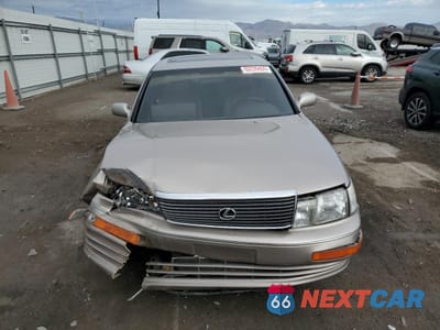 Piąte zdjęcie samochodu w środku: 1994 LEXUS LS 400 VIN:JT8UF11E1R0197904 - miniatura