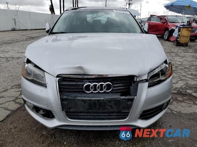 Piąte zdjęcie samochodu w środku: 2011 AUDI A3 VIN:WAUKJAFM0BA099533 - miniatura