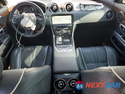 Zdjęcie 8 z 15 samochodu: 2019 JAGUAR XJ R - SPORT VIN:SAJWA1C72K8W21171 - miniatura